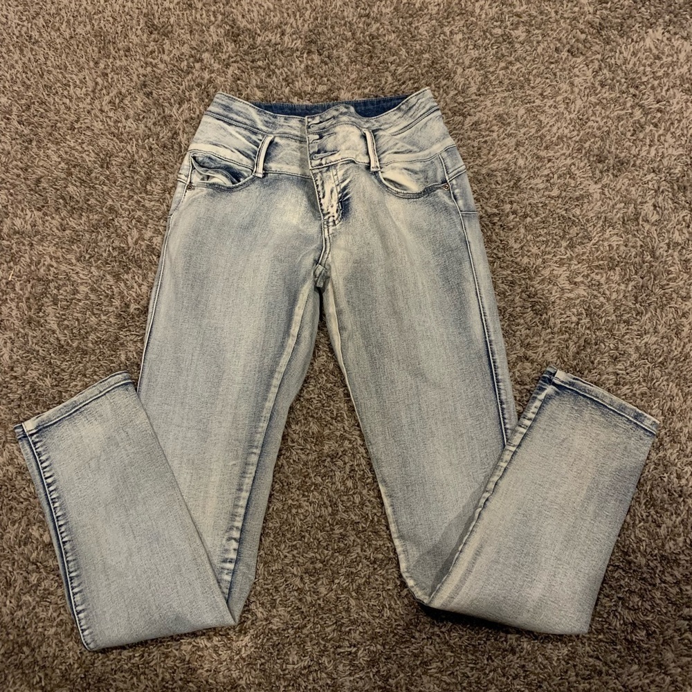 Women’s Sweet Look White Wash Jeans